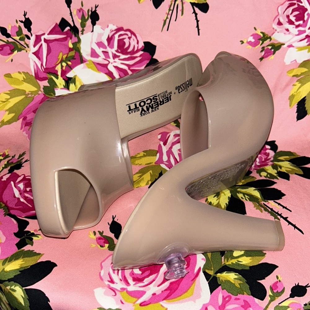 Jeremy Scott Melissa moschino barbie blow up doll heels shoes tan nude runway 9 - Picture 3 of 11